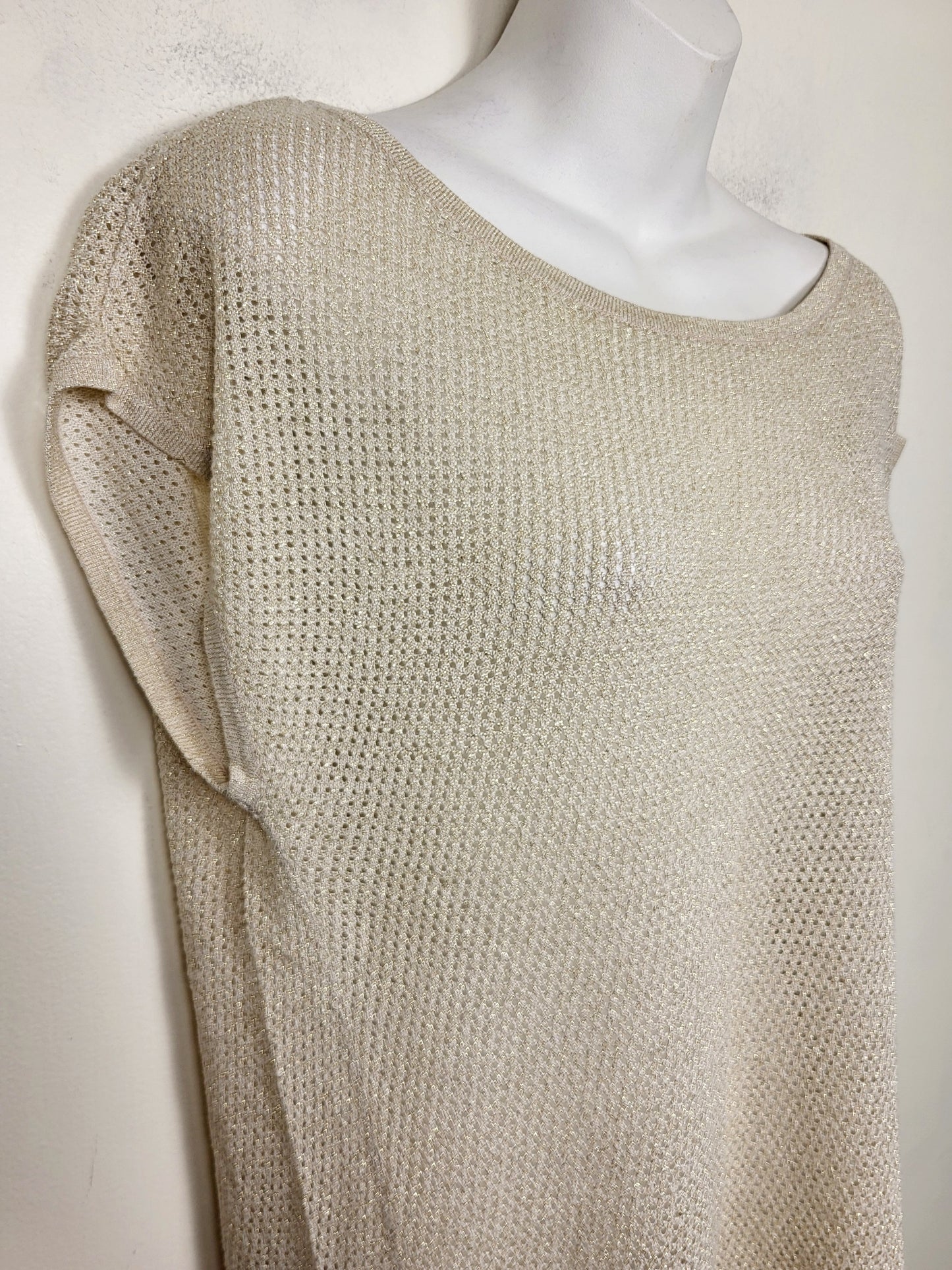 Reitmans beige loose knit top with gold sparkles. Size medium