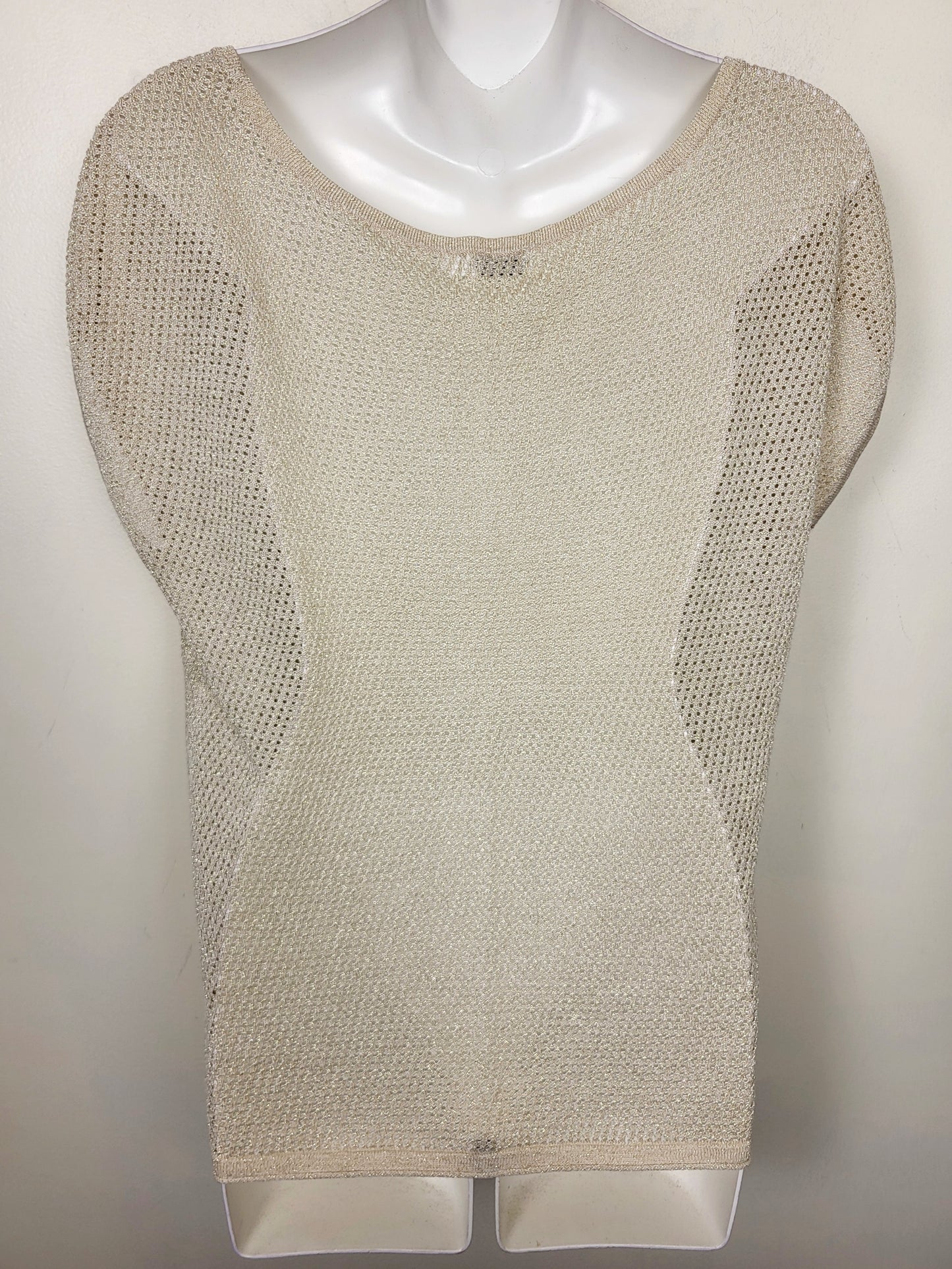 Reitmans beige loose knit top with gold sparkles. Size medium