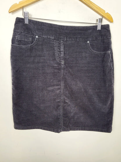 Reitmans grey corduroy skirt. Size 9