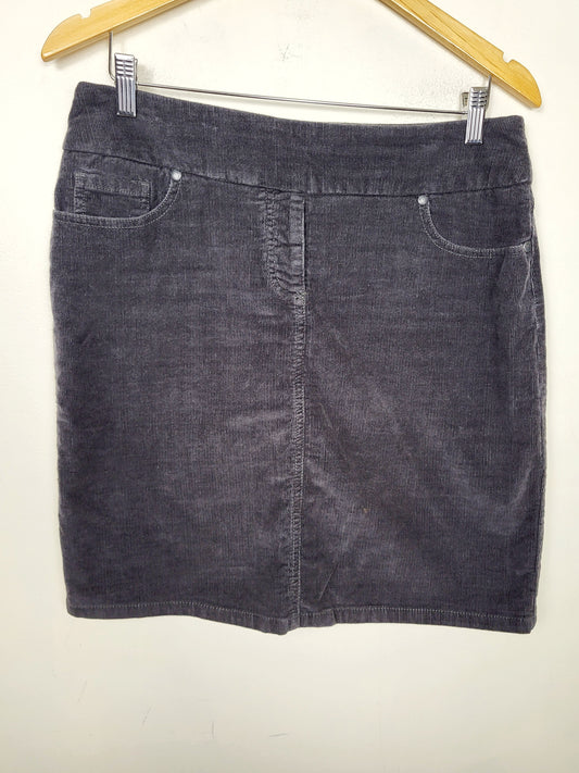 Reitmans grey corduroy skirt. Size 9