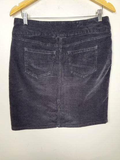 Reitmans grey corduroy skirt. Size 9