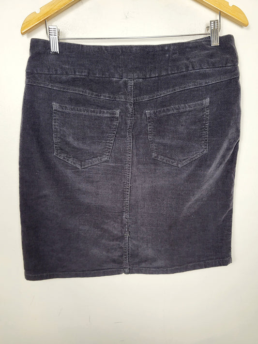 Reitmans grey corduroy skirt. Size 9