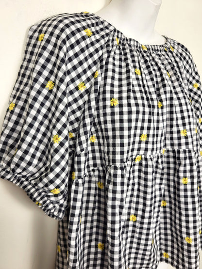 Old Navy Gingham Floral Daisy Embroidered Puff Sleeve Babydoll Top. Size large