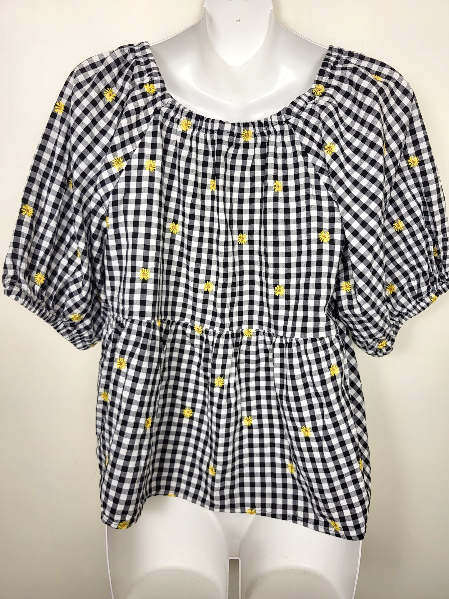 Old Navy Gingham Floral Daisy Embroidered Puff Sleeve Babydoll Top. Size large