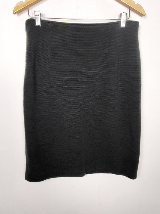 Vintage Hammer forest green textured wool blend pencil skirt. Size 42 (US size 10/12)