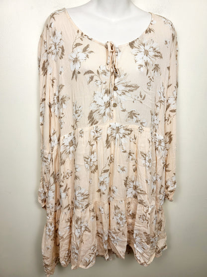 Dress Forum peachy-pink floral print flowy rayon mini dress. Size large