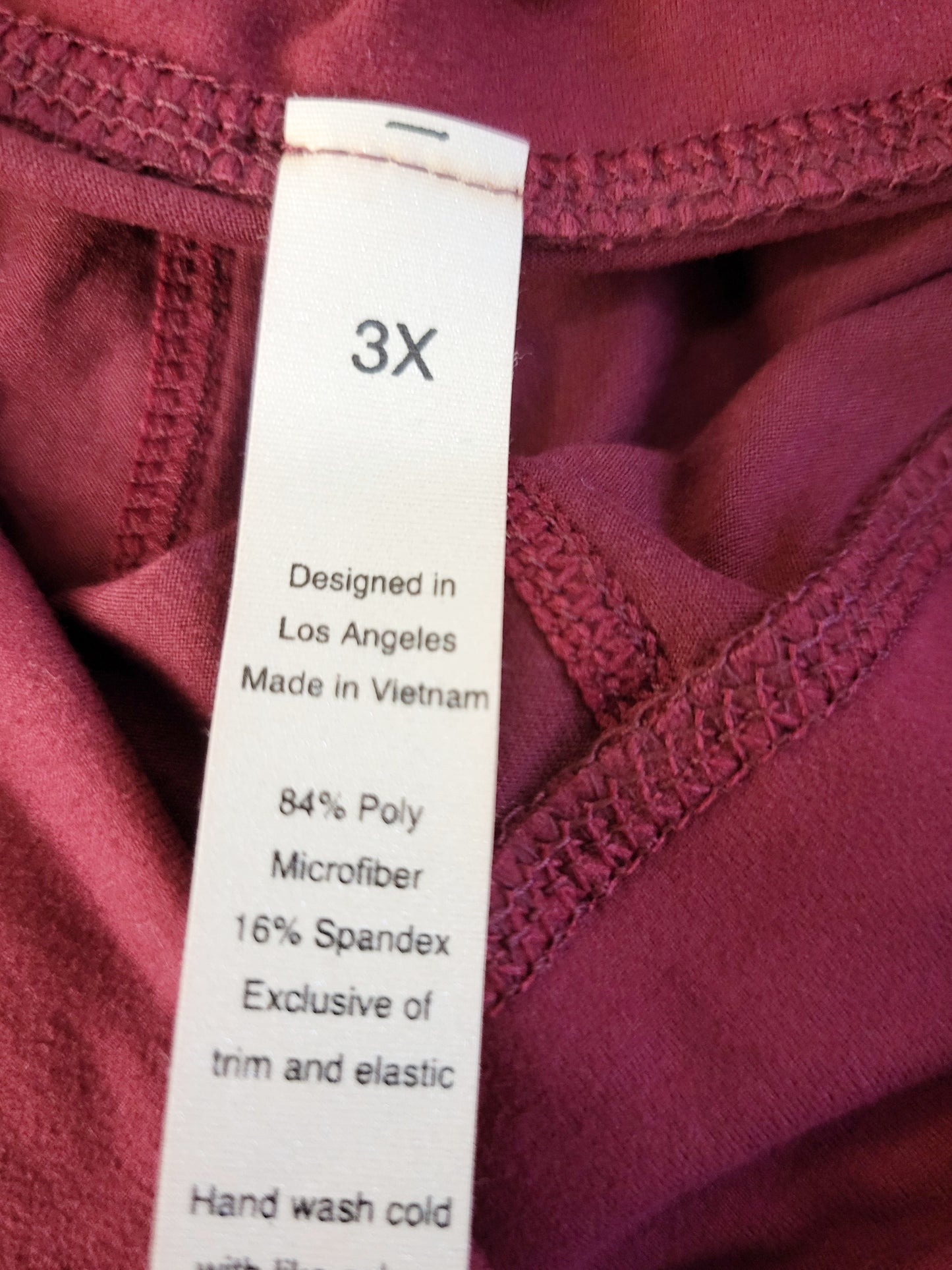 Cranberry cropped super soft leggings. Size 3X