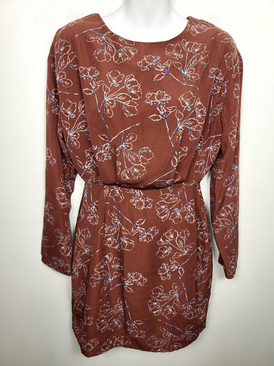 Dress Forum long sleeved floral print mini dress. Size small