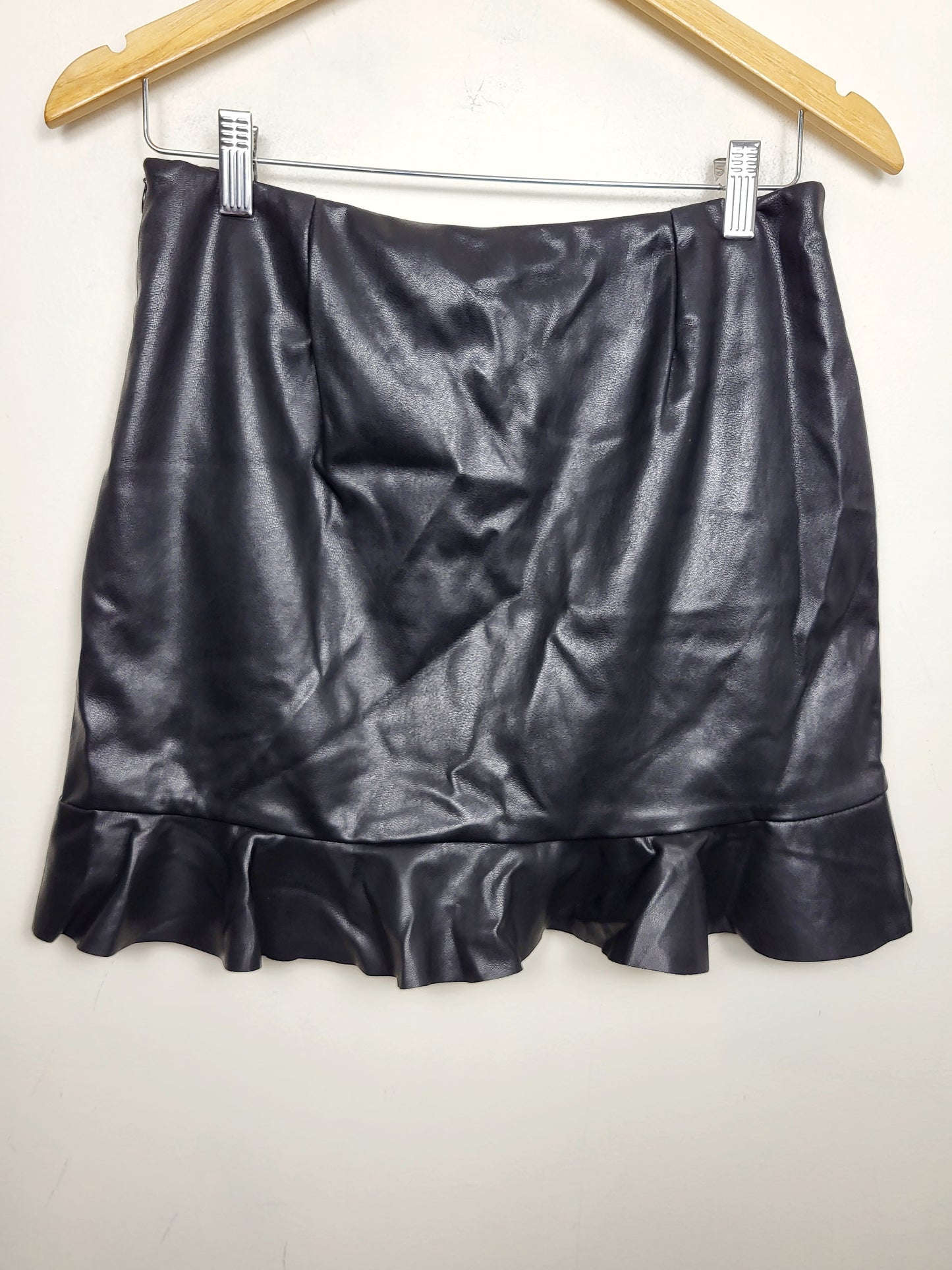 NEW - Minkpink faux leather ruffle "Flick" skirt. Size medium
