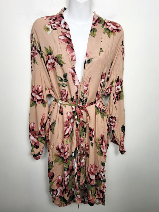 Dress Forum floral kimino. Size medium