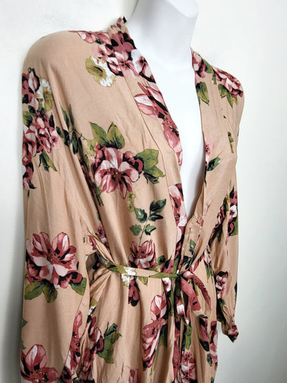 Dress Forum floral kimino. Size medium