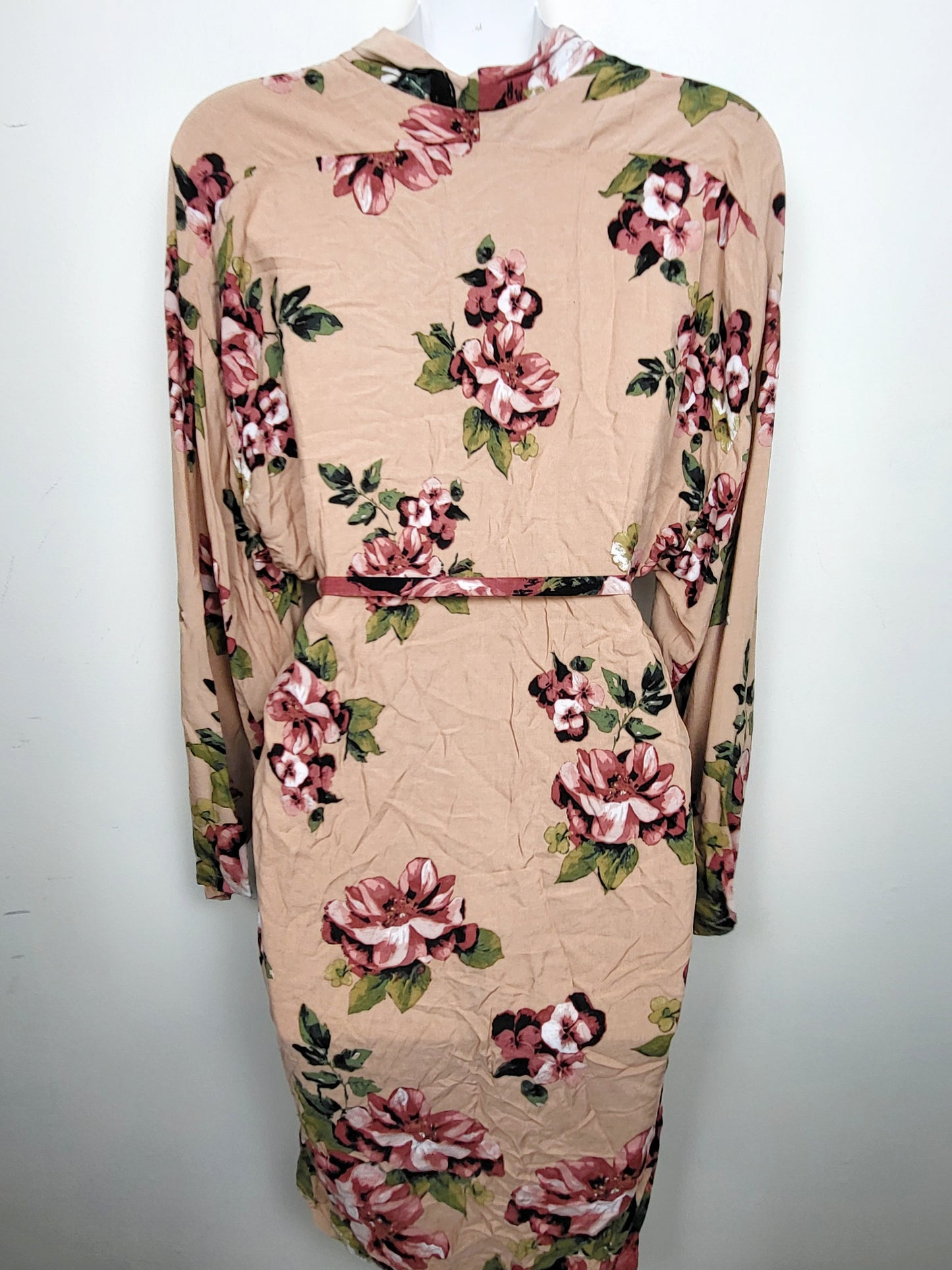 Dress Forum floral kimino. Size medium