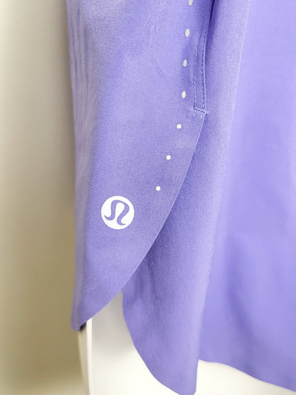 Lululemon Lightweight Stretch Running Tank Top in Charged Indigo colour. Size 8