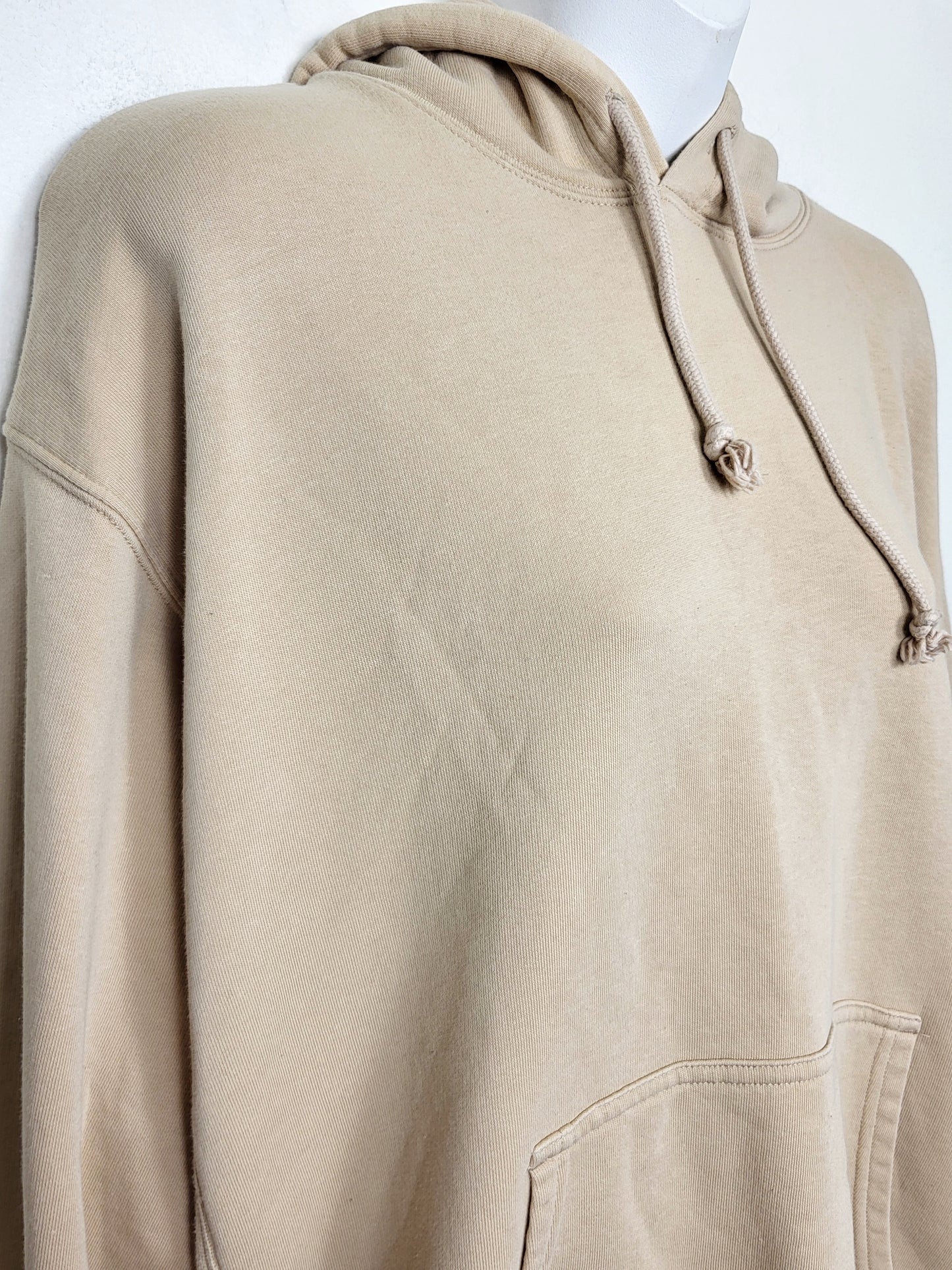 TNA Aritzia beige Airy AF fleece pullover hoodie. Size 2 (XS)