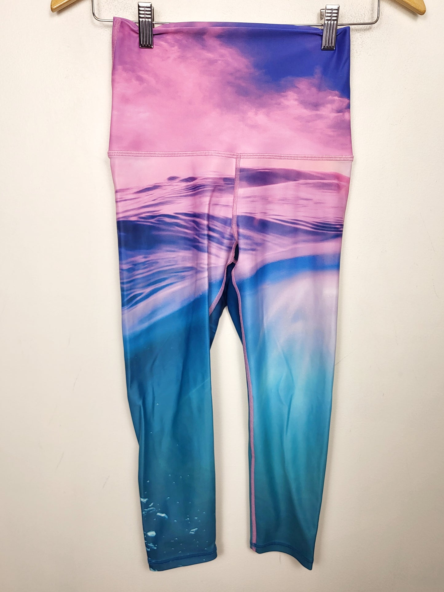 Silver Icing cropped "Tranquility" leggings. Size XS