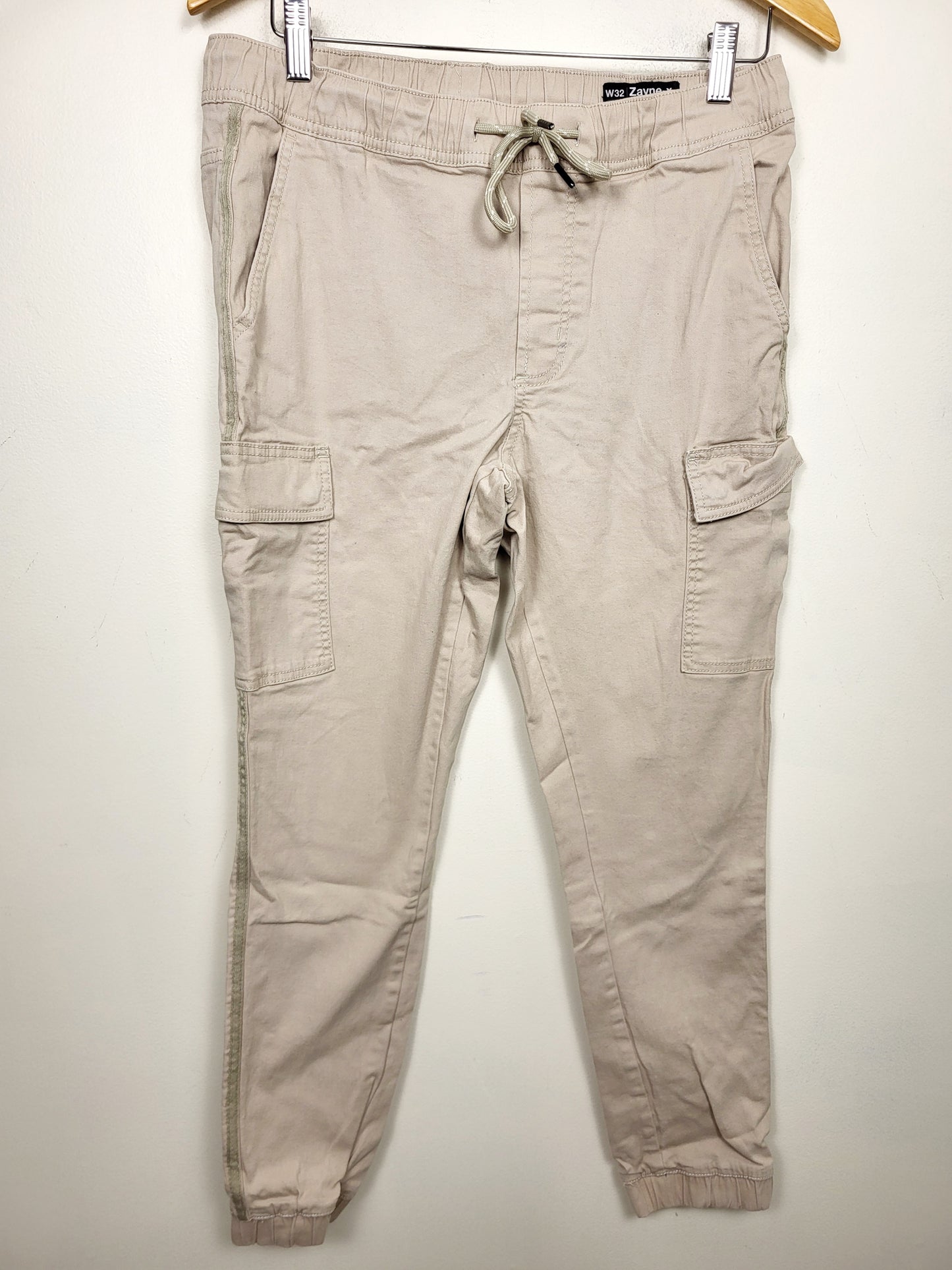 Buffalo David Bitton "Zayne-X" slim straight cargo joggers. Size 32