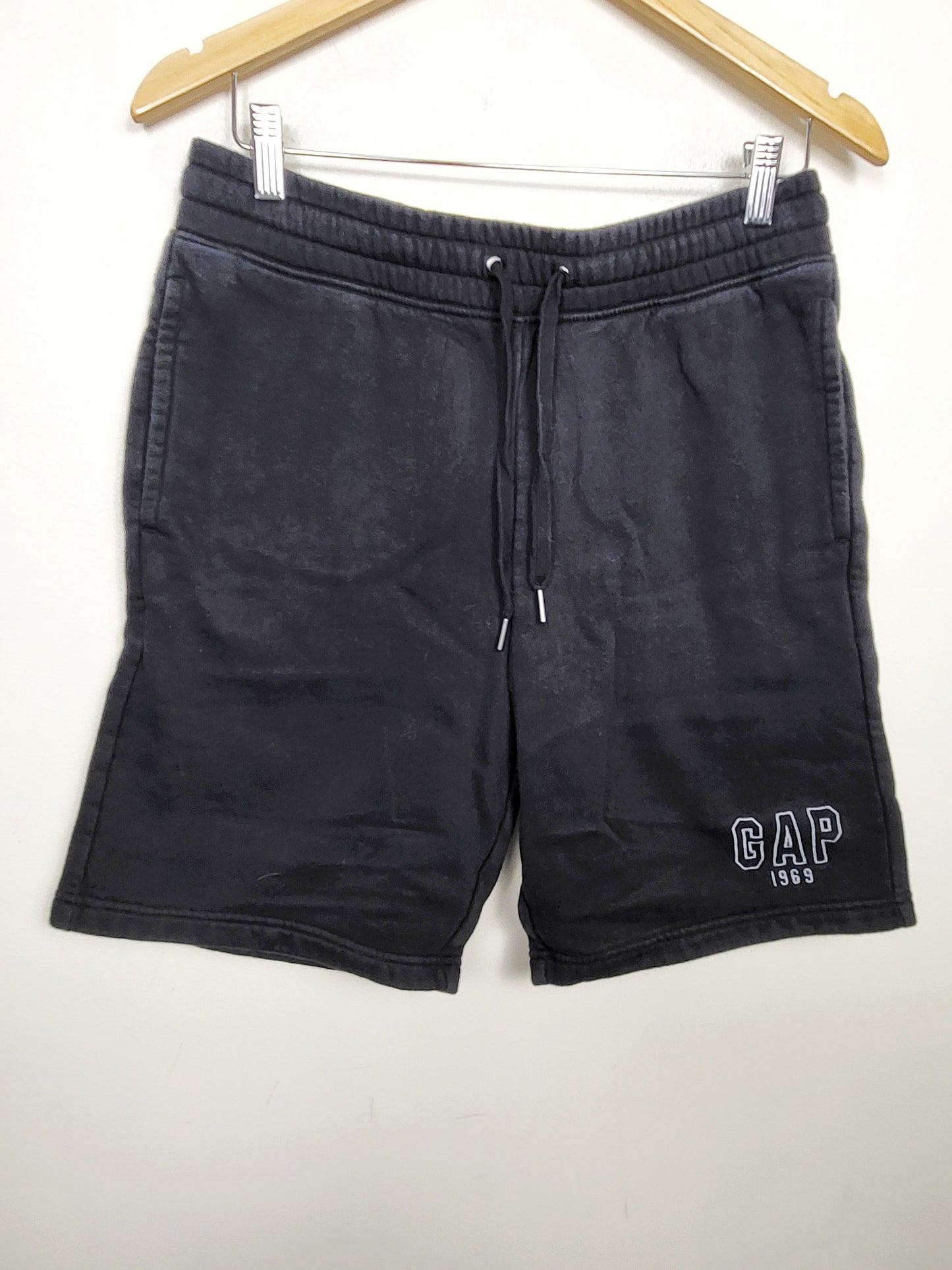 Gap black cotton drawstring shorts. Men's medium