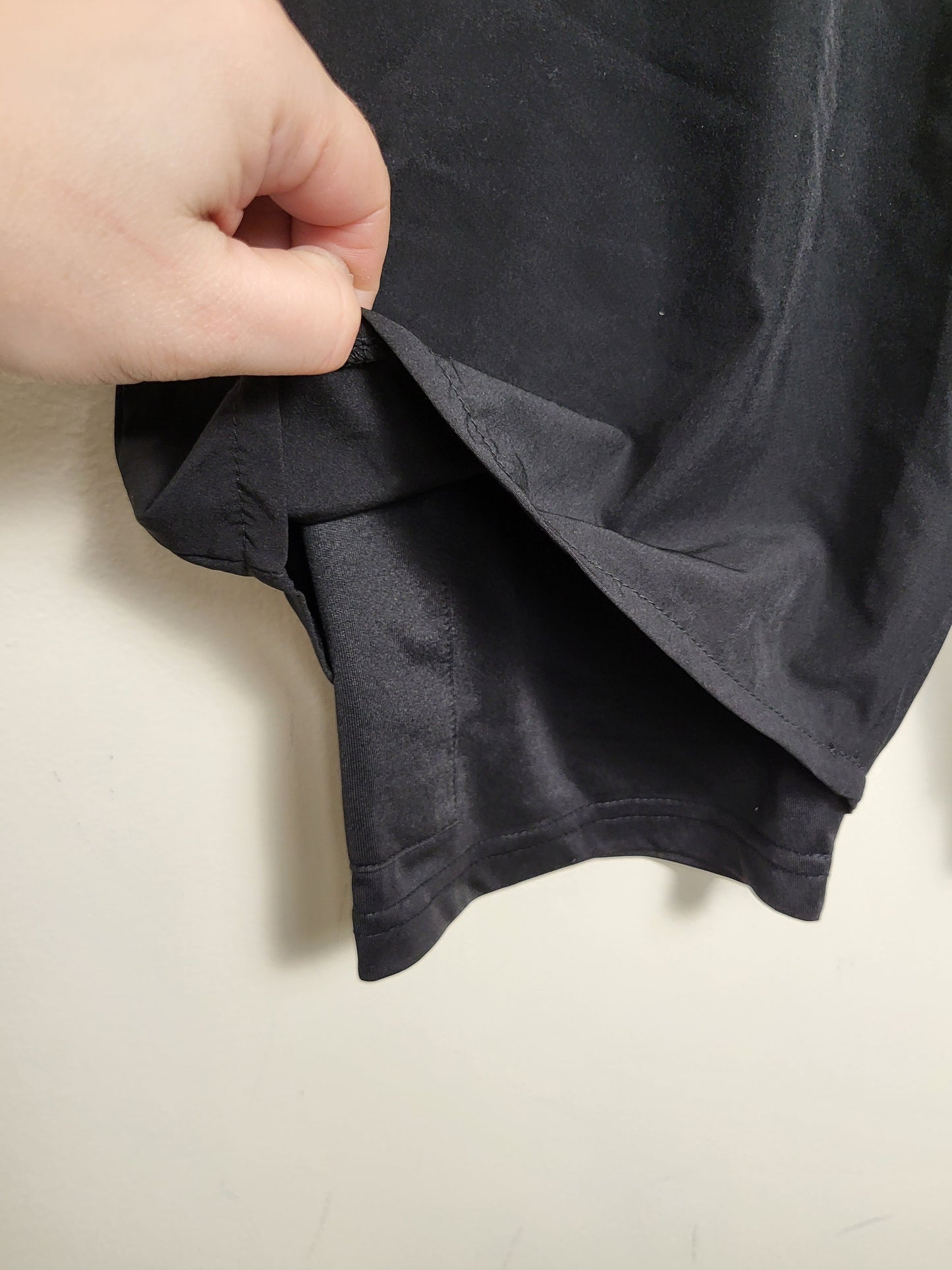 NEW - Gym Addict black "Element" shorts. Size medium