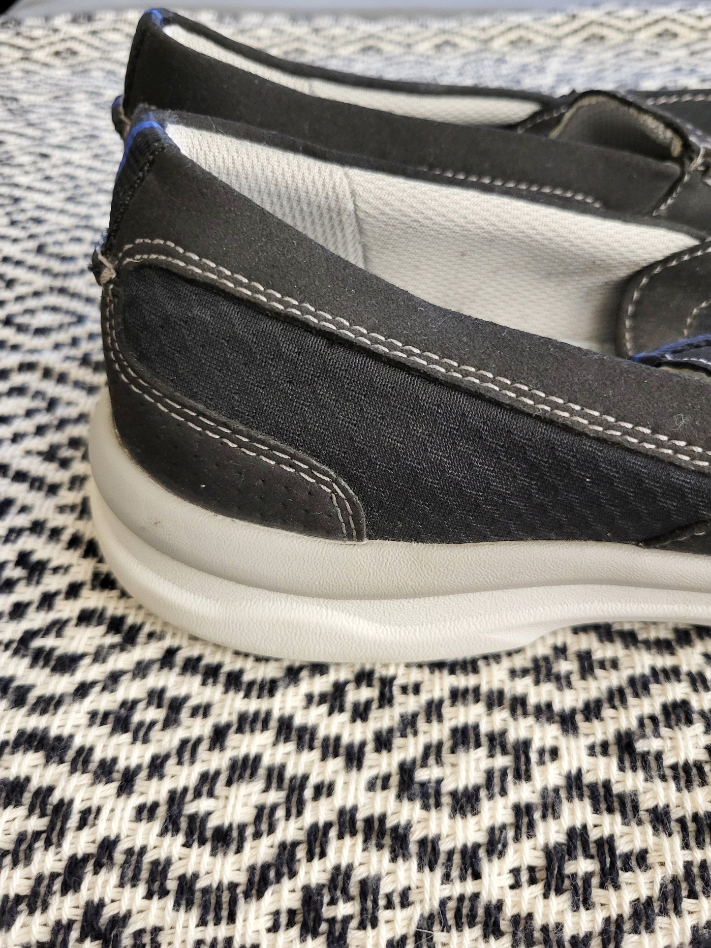 Clarks black Cloudsteppers slip-on shoes. Men's size 7