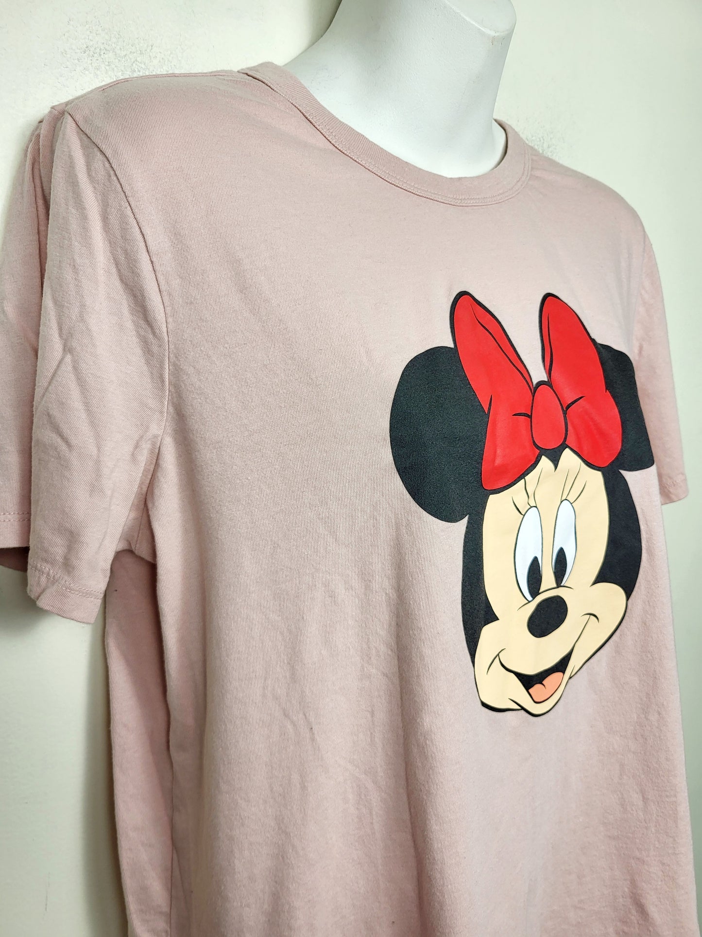 Old Navy x Disney pink Minnie Mouse t-shirt. Size medium