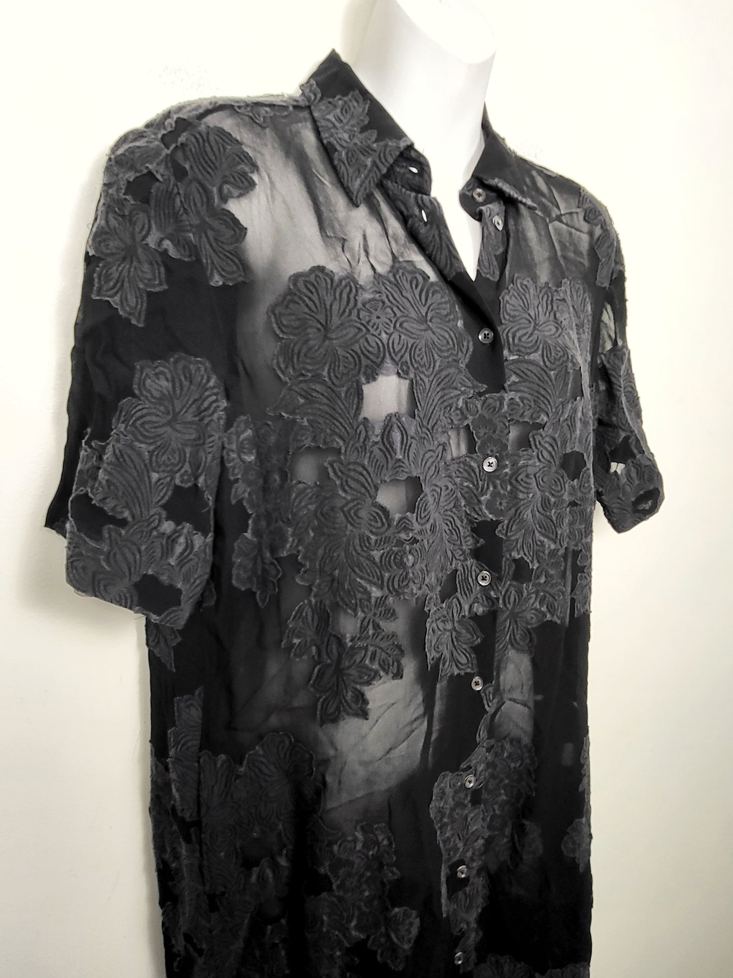 Aritzia Wilfred black jacquard print Hemistiche shift dress. Size small