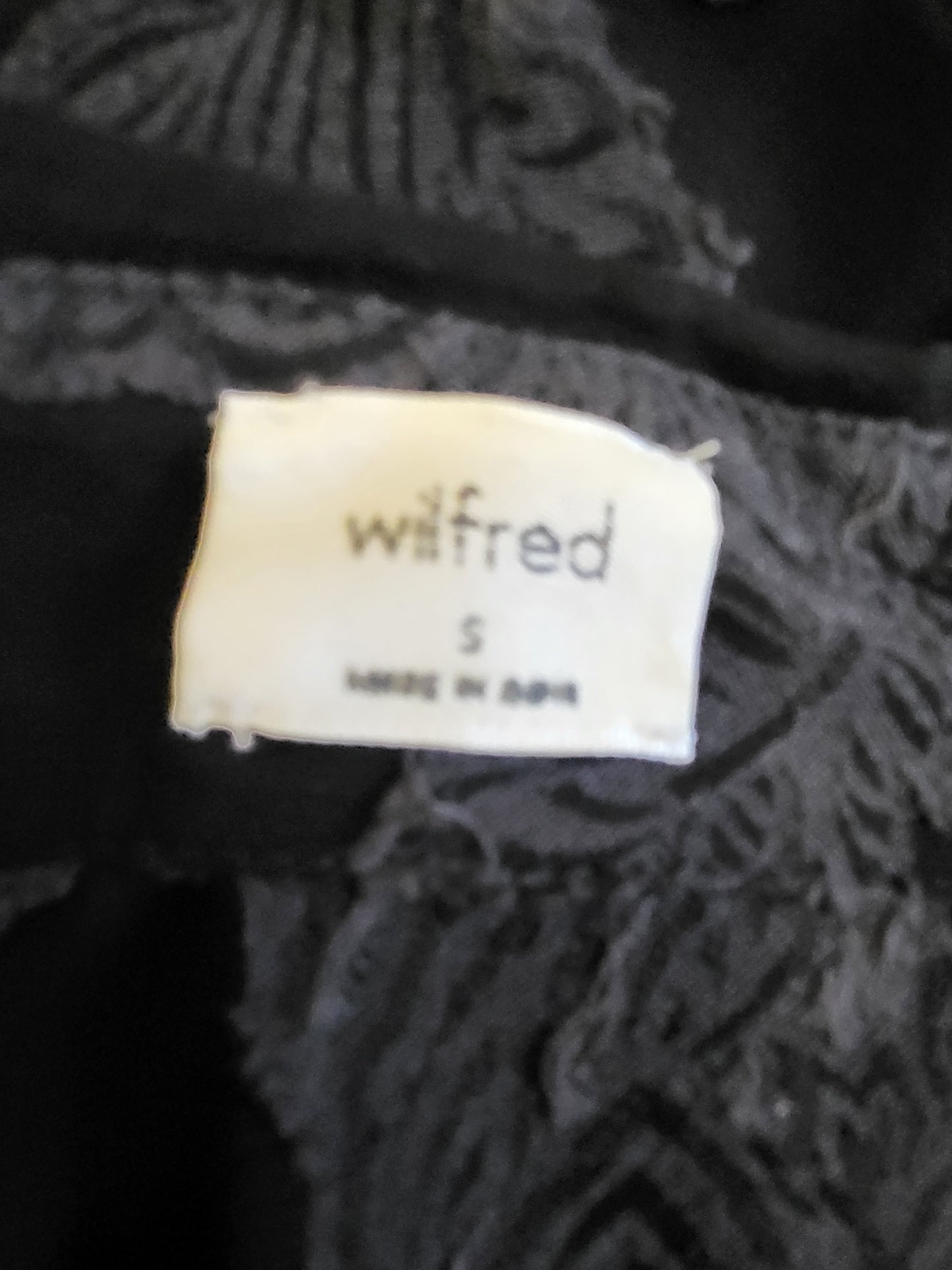 Aritzia Wilfred black jacquard print Hemistiche shift dress. Size small