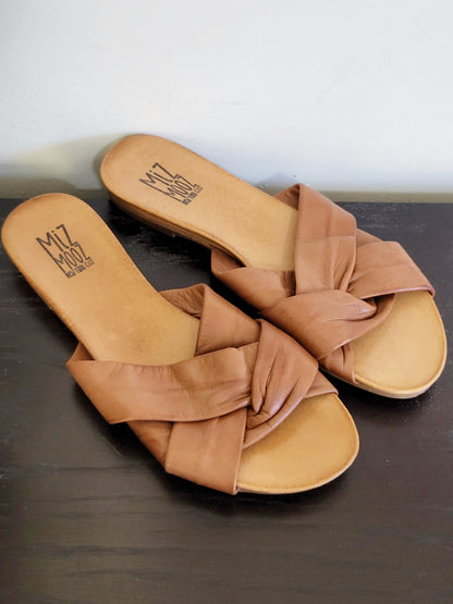 Miz Mooz Fabio Leather Knotted Slide Sandals in brown. Size 9