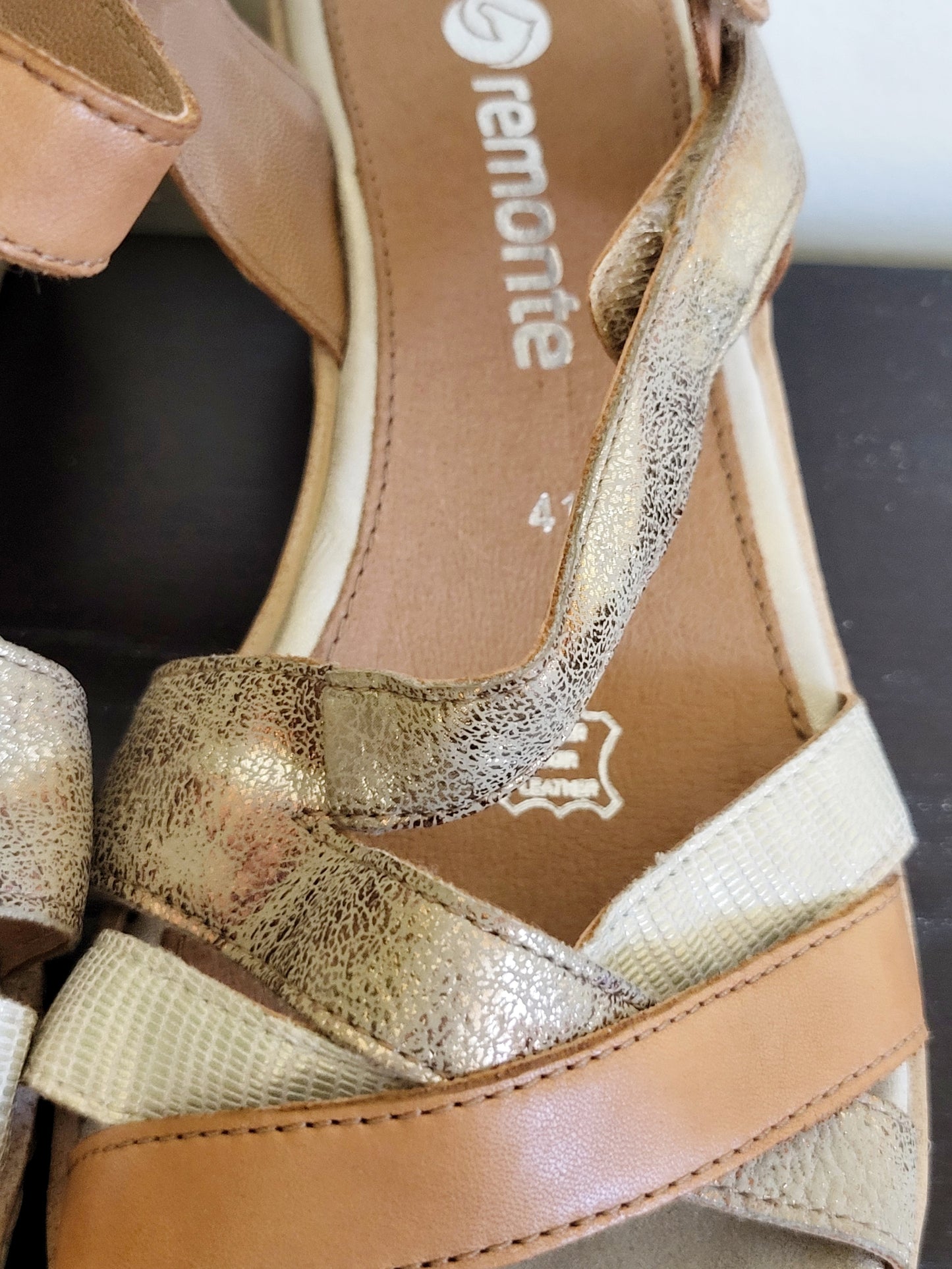 Remonte Tan/Gold criss-cross wedge sandals. Size 41 (US size 10)
