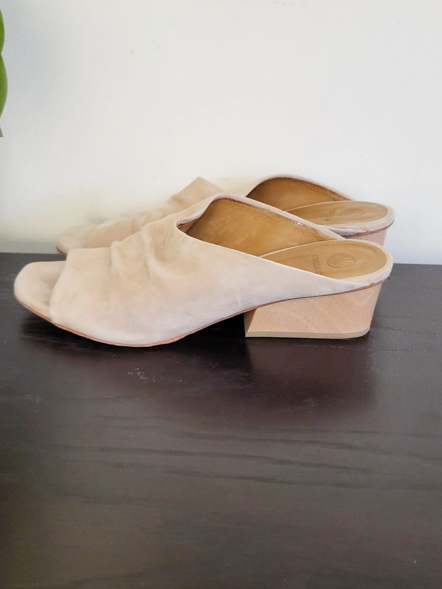 Coclico Oahu Suede Low-heel Mule Sandals. Size 39.5 (US size 8.5 - 9)