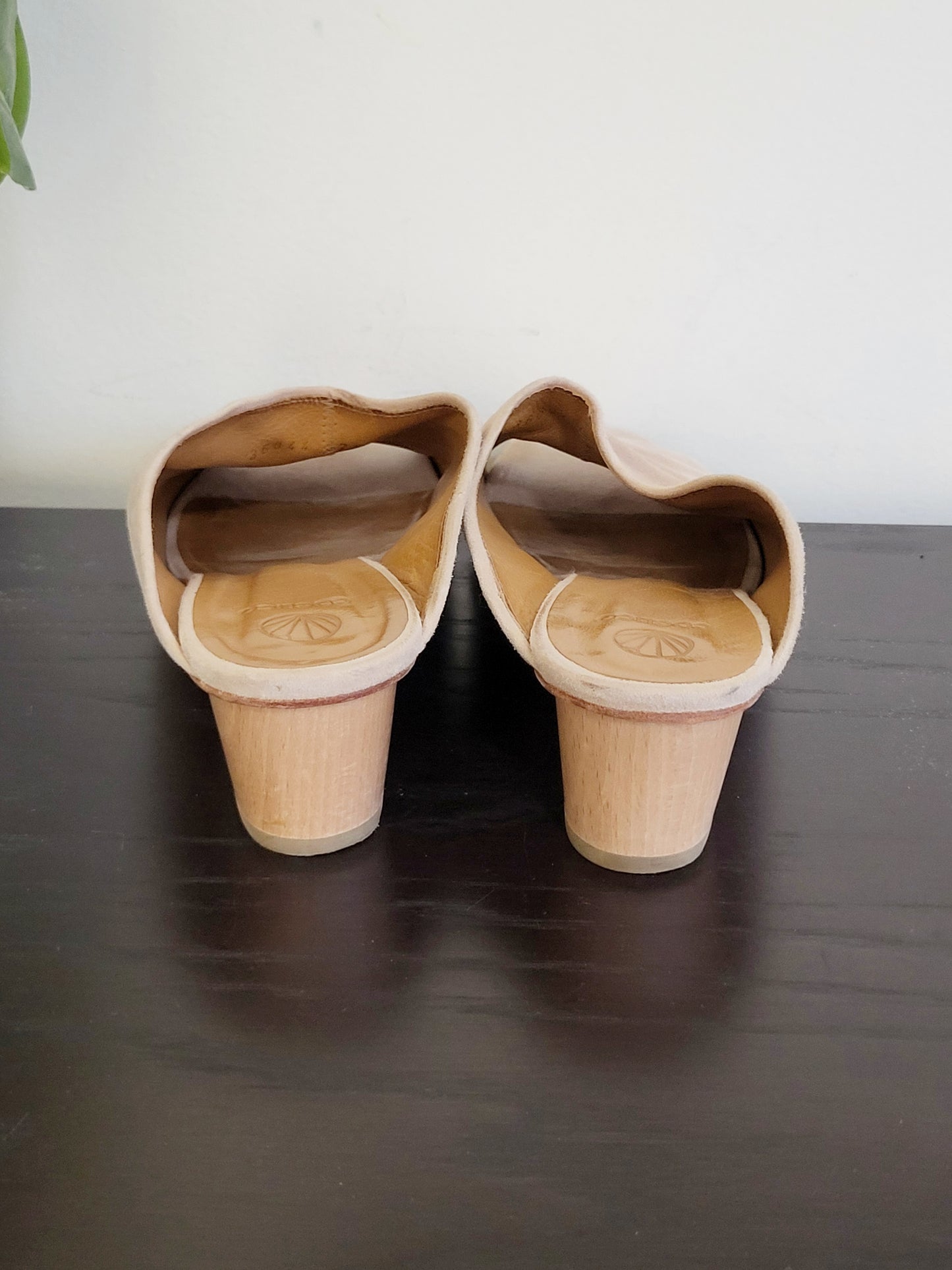 Coclico Oahu Suede Low-heel Mule Sandals. Size 39.5 (US size 8.5 - 9)