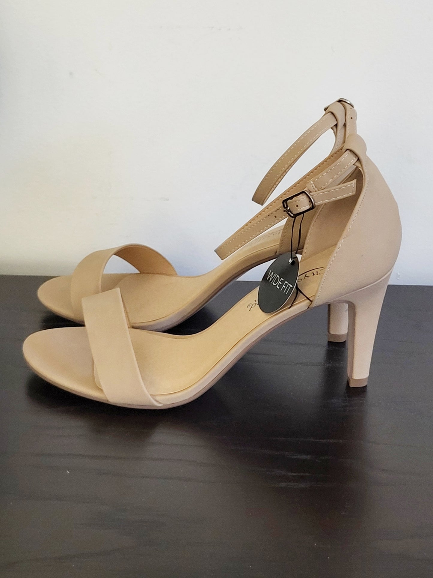 NEW -  City Classified "Fashion Forward" nude heels. Size 9 wide fit