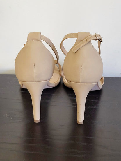 NEW -  City Classified "Fashion Forward" nude heels. Size 9 wide fit