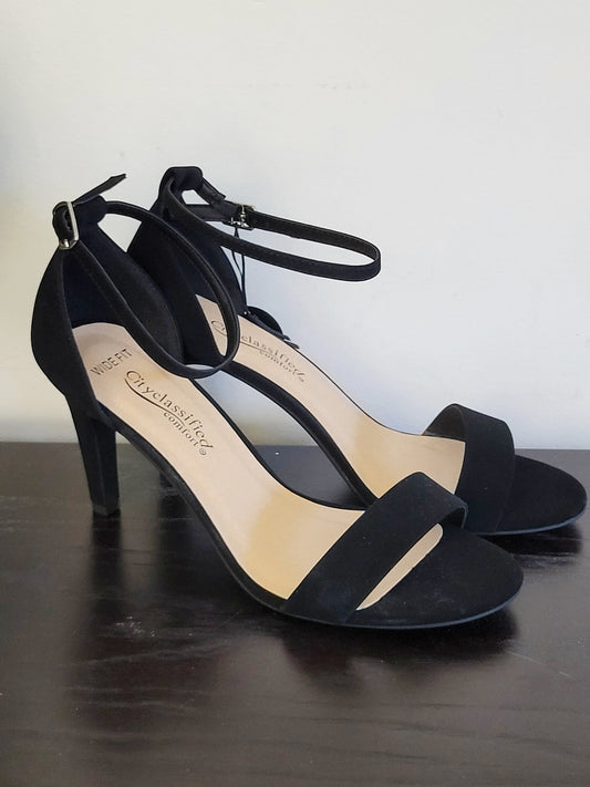 NEW - City Classifed black "Fashion Foward" heels. Size 9 wide fit
