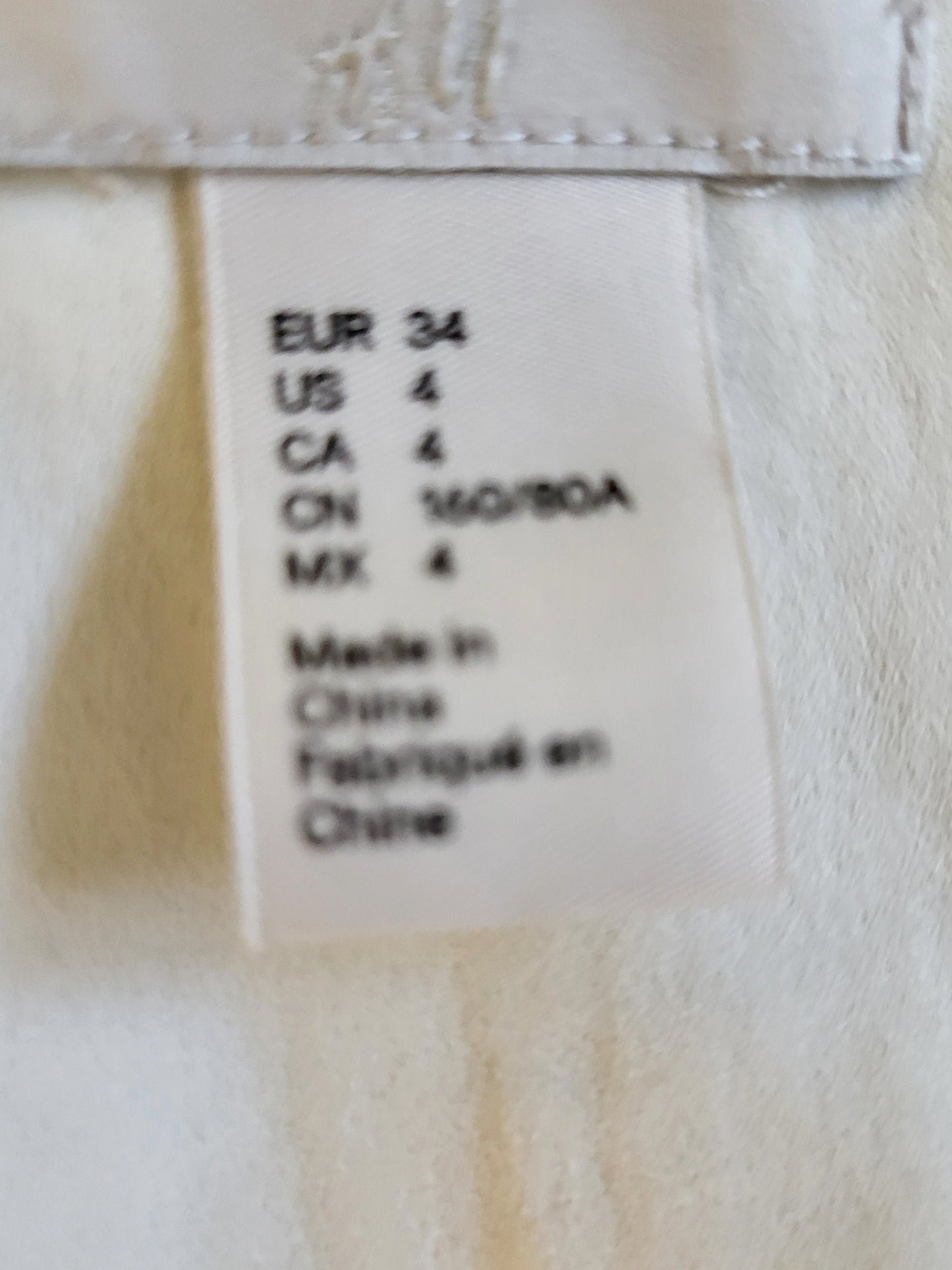 H and M cream coloured drapey chiffon sleeveless top | Size 4