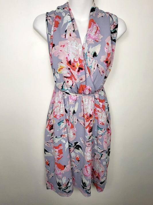 Kismet lavender floral print sleeveless dress with tie | Size LARGE