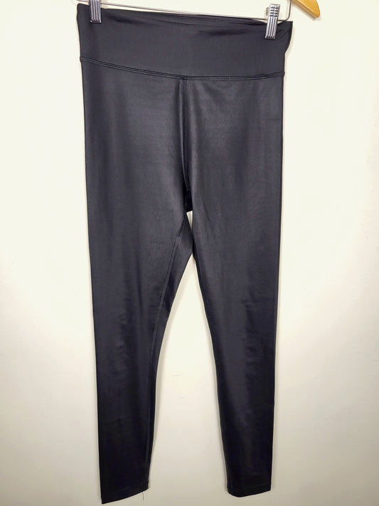 Aritzia the Constant black slightly shimmery active leggings | Size MEDIUM