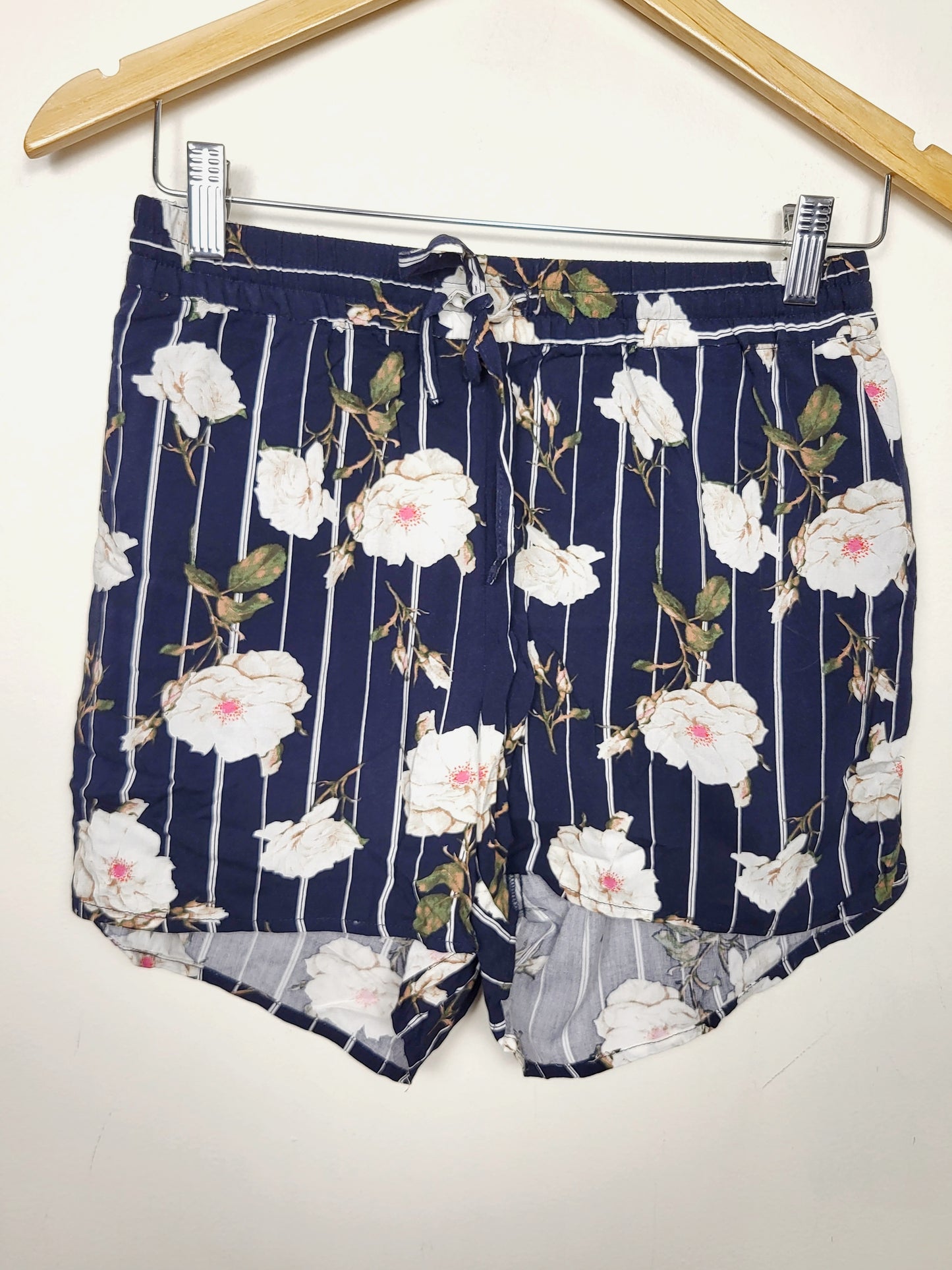 Vera Moda navy floral print shorts | Size MEDIUM