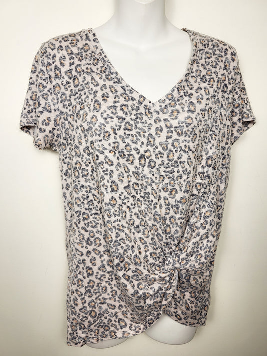 Z Supply cheetah print short sleeve front twist top | Size MEDIUM