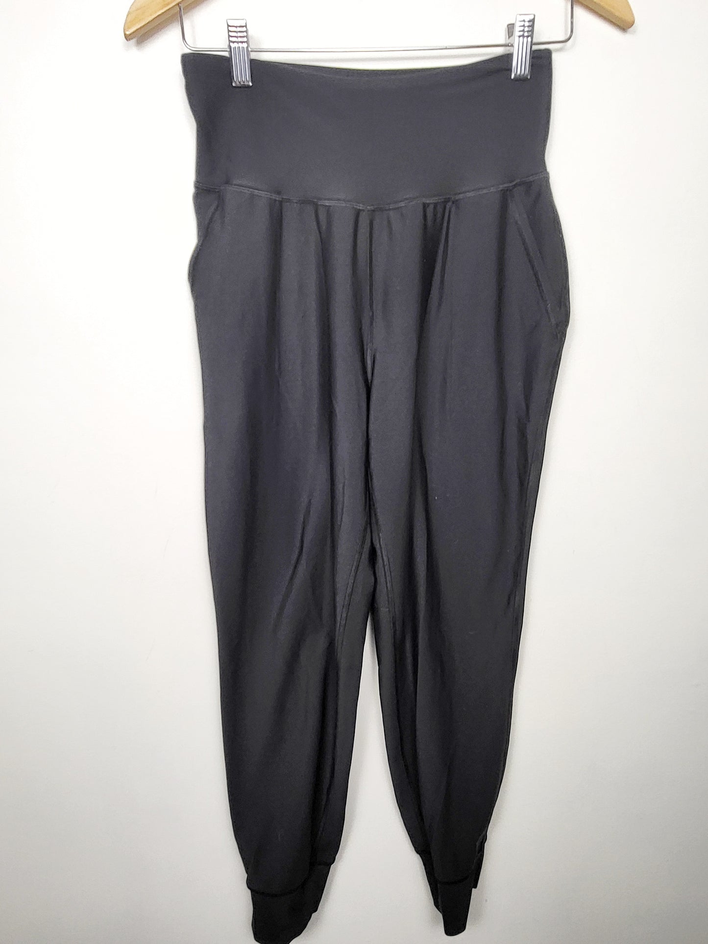 Old Navy charcoal powersoft active joggers | Size MEDIUM