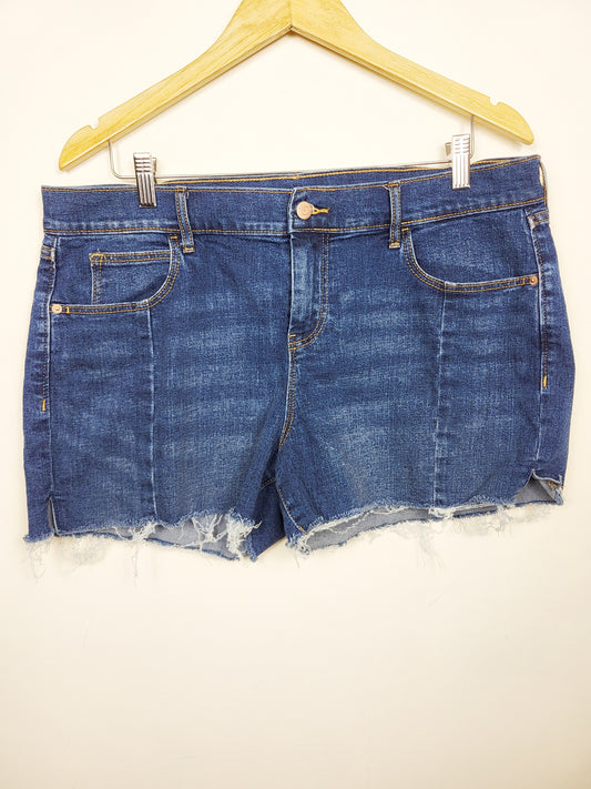 Old Navy boyfriend fit jean shorts | Size 14