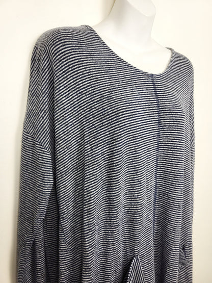 Simply Noelle grey and navy striped top | Size LARGE \ XL