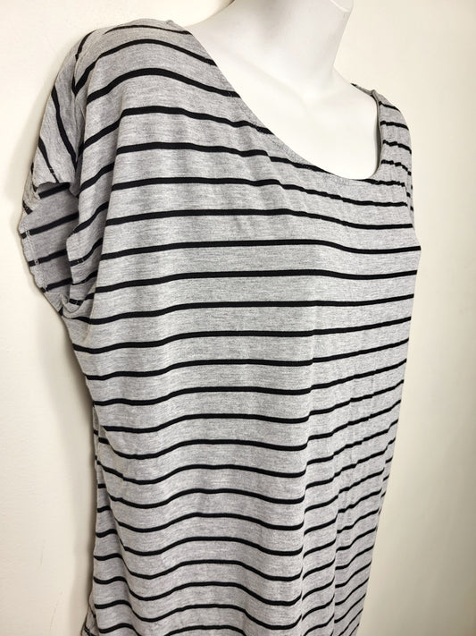 Studio grey striped round neck t-shirt | Size LARGE