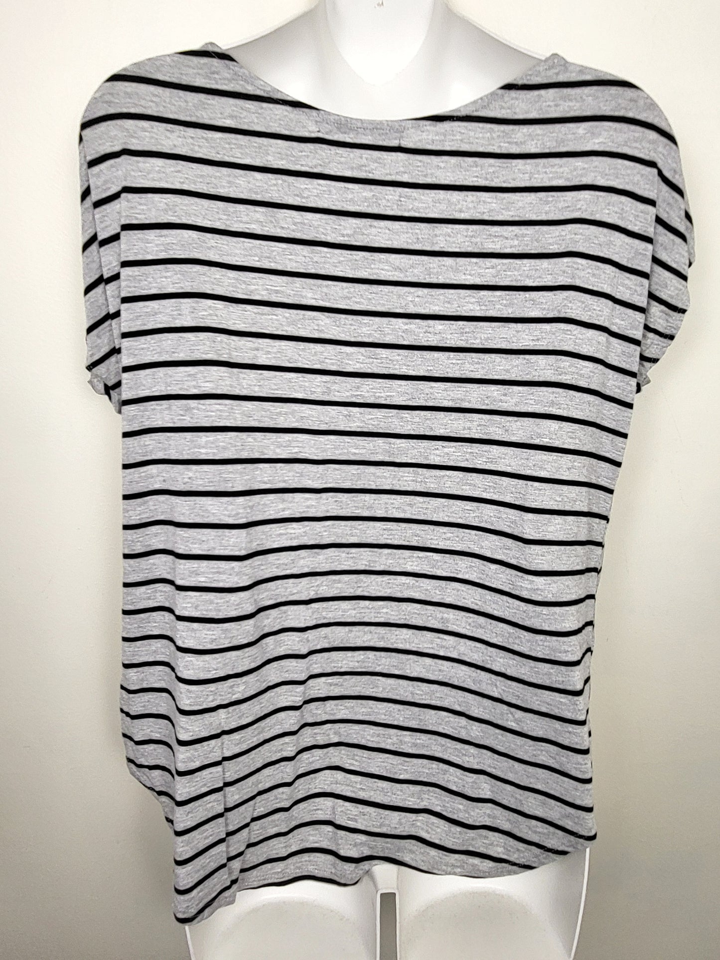 Studio grey striped round neck t-shirt | Size LARGE