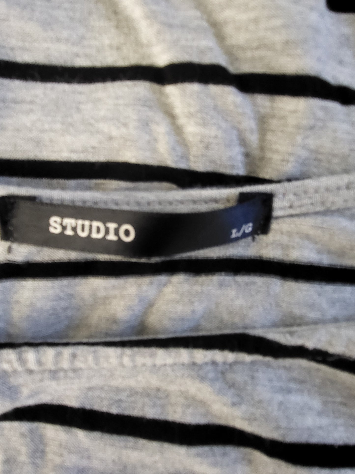 Studio grey striped round neck t-shirt | Size LARGE