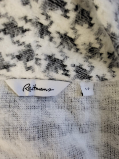 Reitmans soft and fuzzy hounsdtooth pattern jacket / blazer | Size small