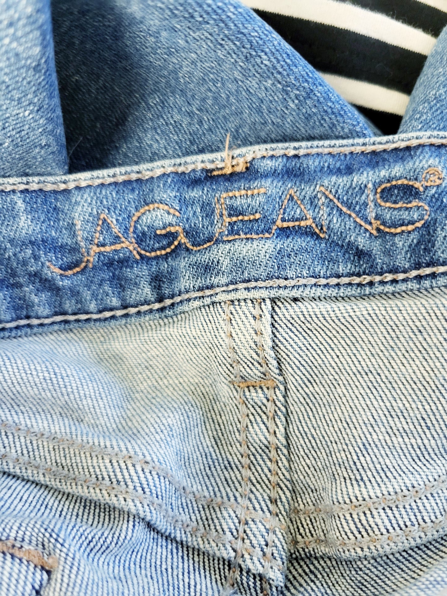 JAG Jeans distressed "Carters Girlfriend" cropped jeans | Size 8