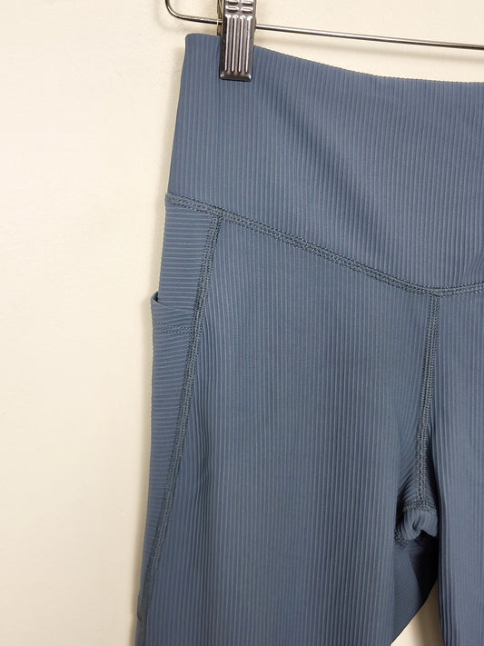 Old Navy ripped high-rise power soft leggings | Size MEDIUM