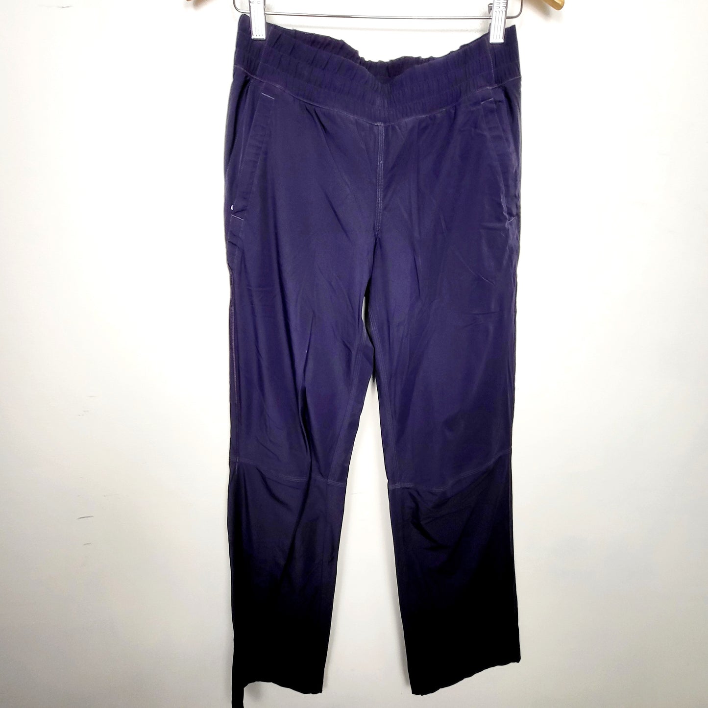 LKAN - Lululemon navy Dog Runner pants. Size 6