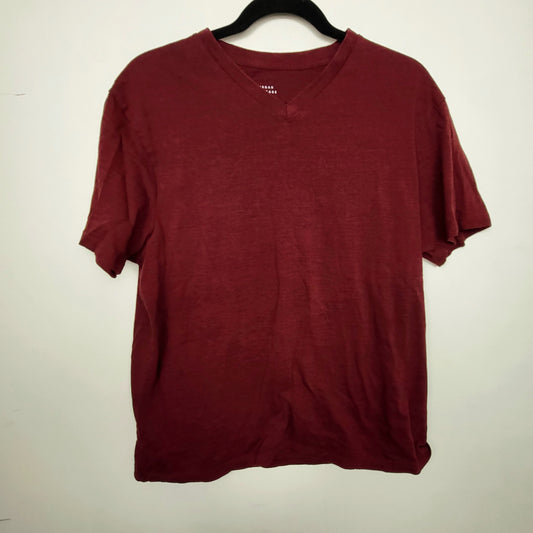 JKZ1 - Urban Heritage burgundy v-neck t-shirt. Size medium
