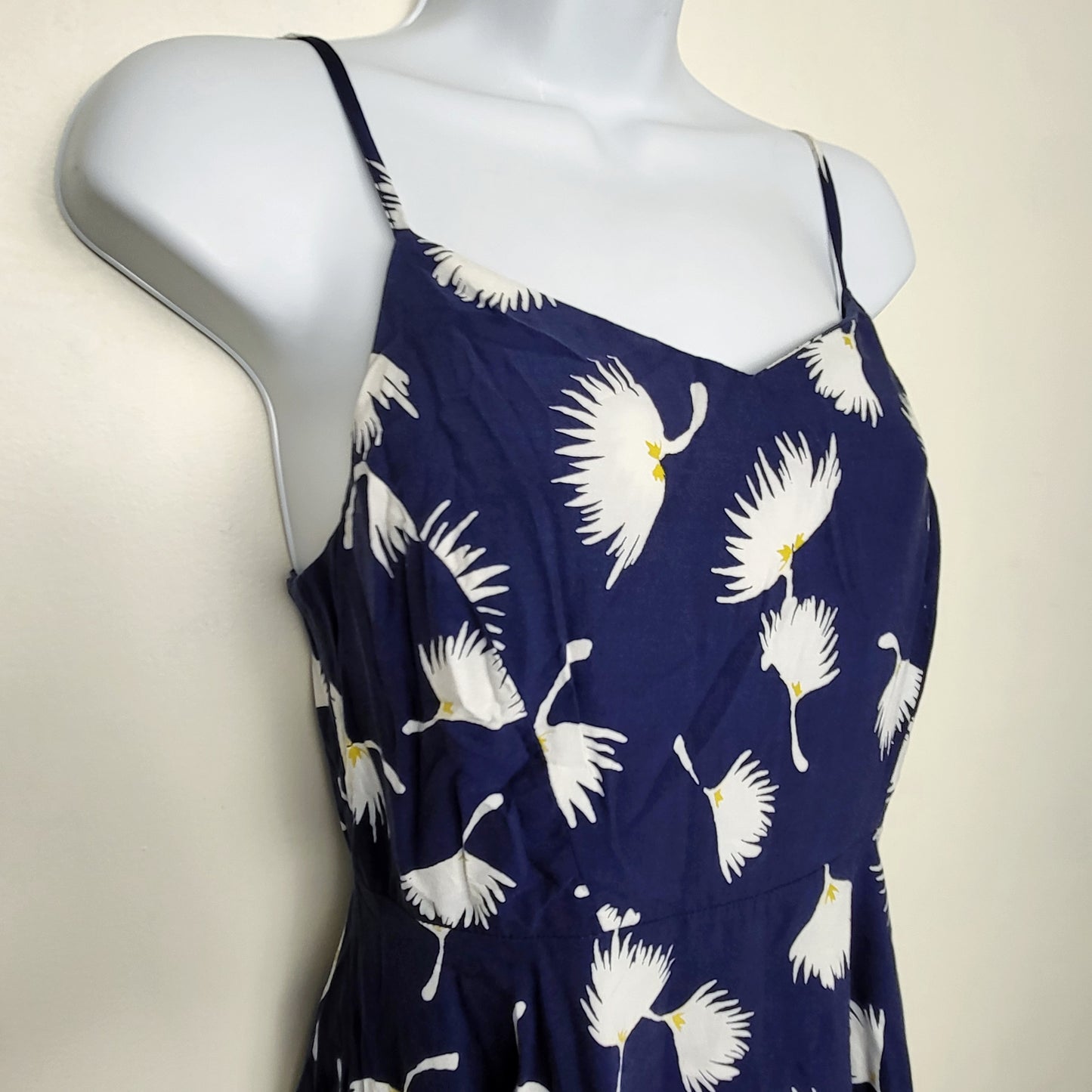 AMHU1 - Old Navy navy floral printed sleeveless fit n flare dress. Size small